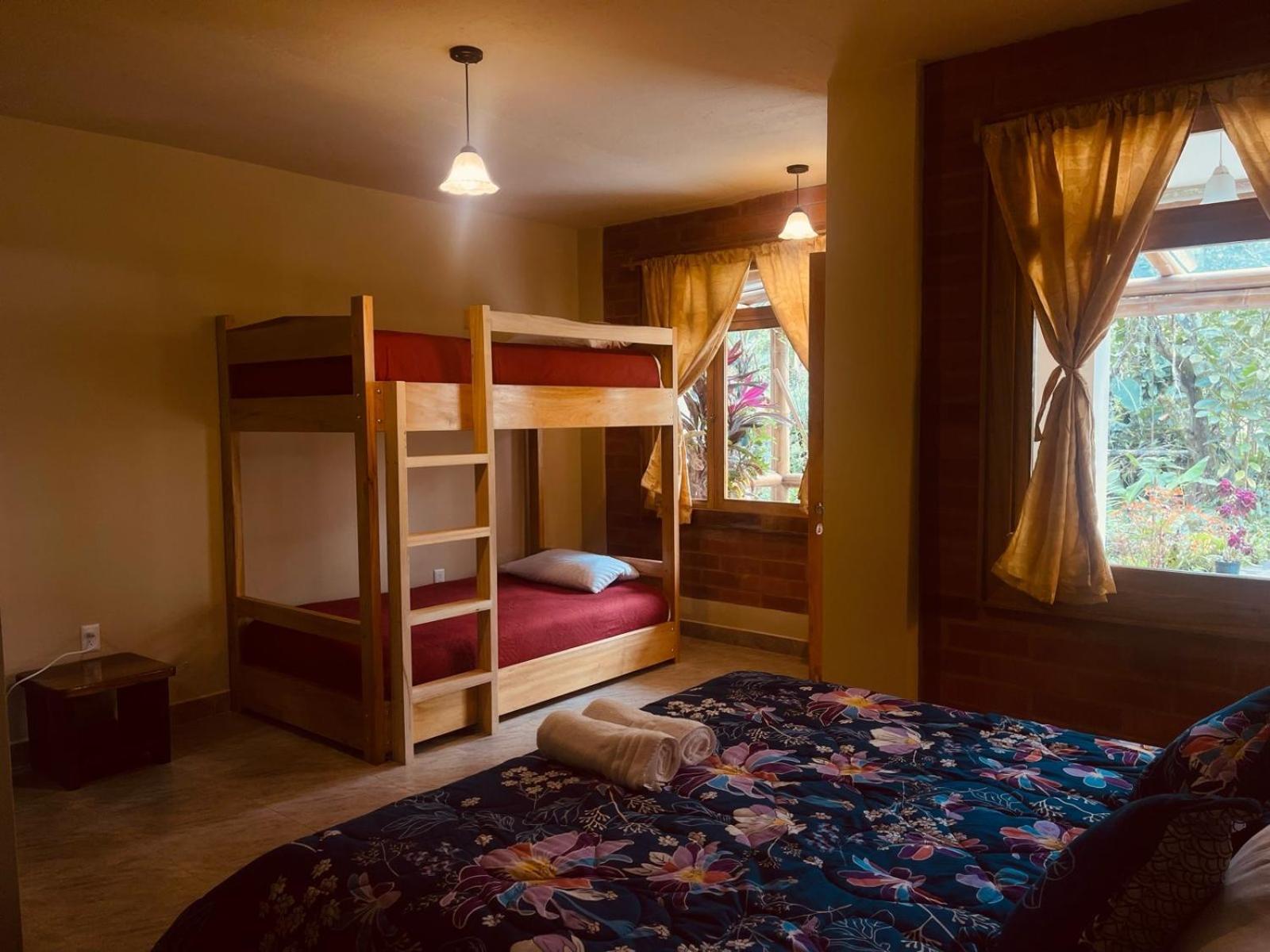 Casa Del Rio En Mindo Bed & Breakfast Exterior foto